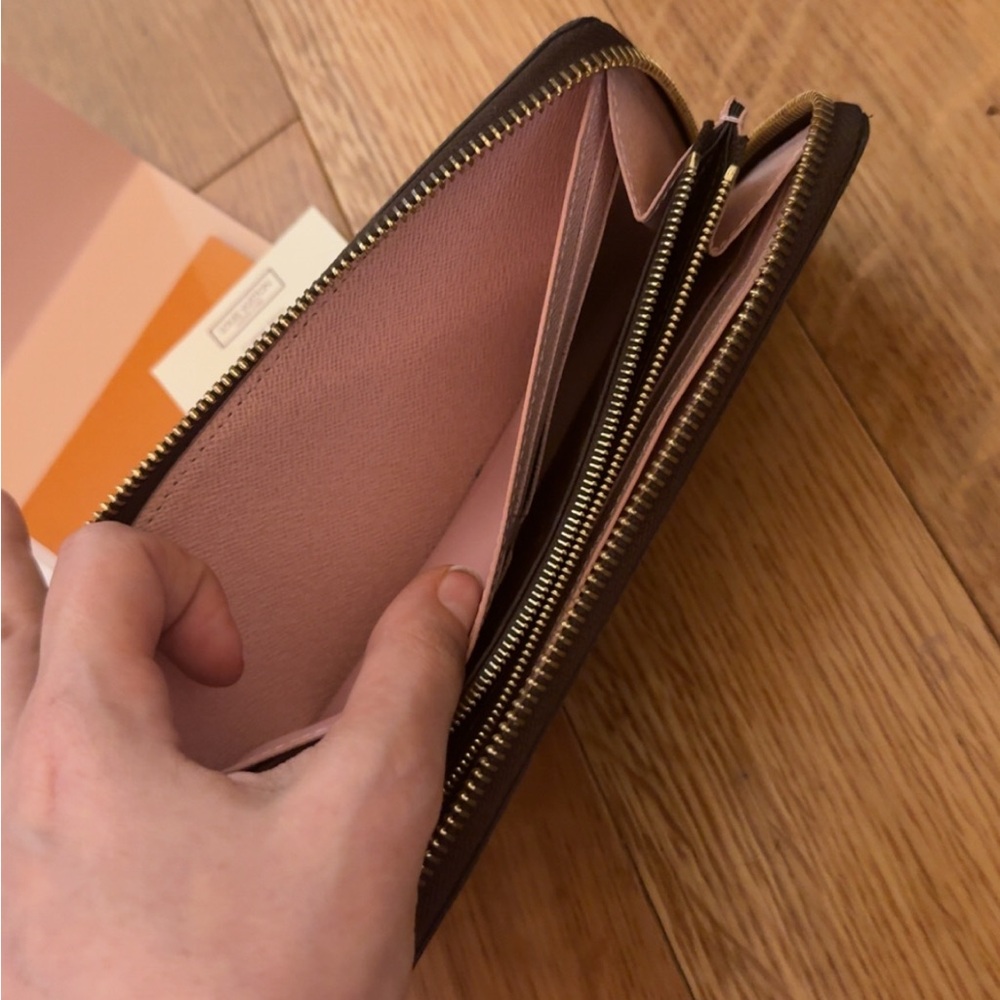 Louis Vuitton Monogram Clémence Wallet - Picture 9 of 10